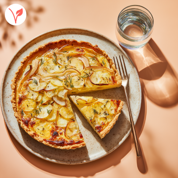 Tarte rustique aux oignons, pommes de terre et cheddar